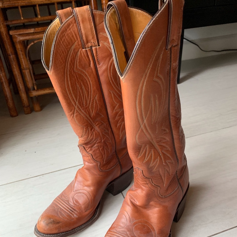 Justin cognac color cowboy boots
